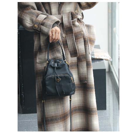 Prada() 1BH097  ÷ к긯 ﰢ ΰ  Ŷ + Ʈ 2WAY ̹5 - ̺ ߰ǰ