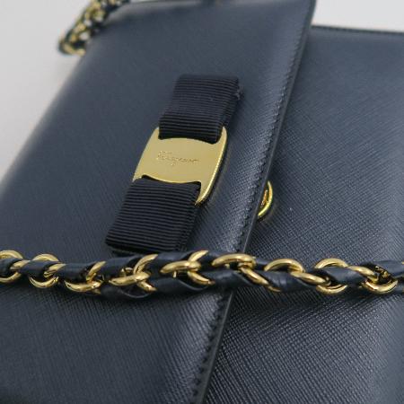 Ferragamo(󰡸) 21 G601 ̺ ǾƳ    ٶ ΰ ü ũν [ûֱõ] ̹5 - ̺ ߰ǰ