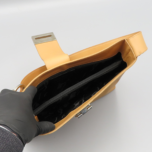 Ferragamo(󰡸) 21 8672    ġ Ŭ  [] ̹6 - ̺ ߰ǰ