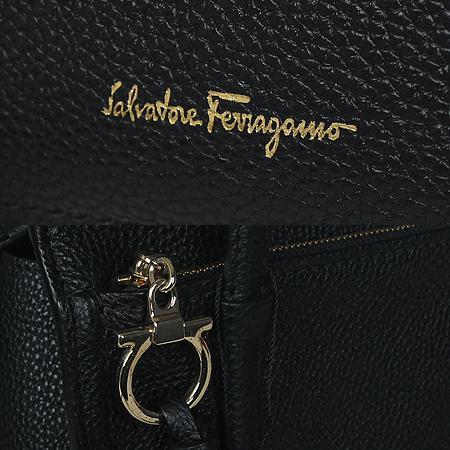 Ferragamo(󰡸) 21 F478   ̹  Ʈ + Ʈ 2WAY(ַԵ) ̹4 - ̺ ߰ǰ