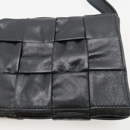 ñ)BOTTEGAVENETA (װŸ) 23SS Ʈġ 717587 īƮ  ũν[ûֱõ] ̹5 - ̺ ߰ǰ