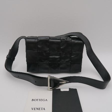 ñ)BOTTEGAVENETA (װŸ) 23SS Ʈġ 717587 īƮ  ũν[ûֱõ]