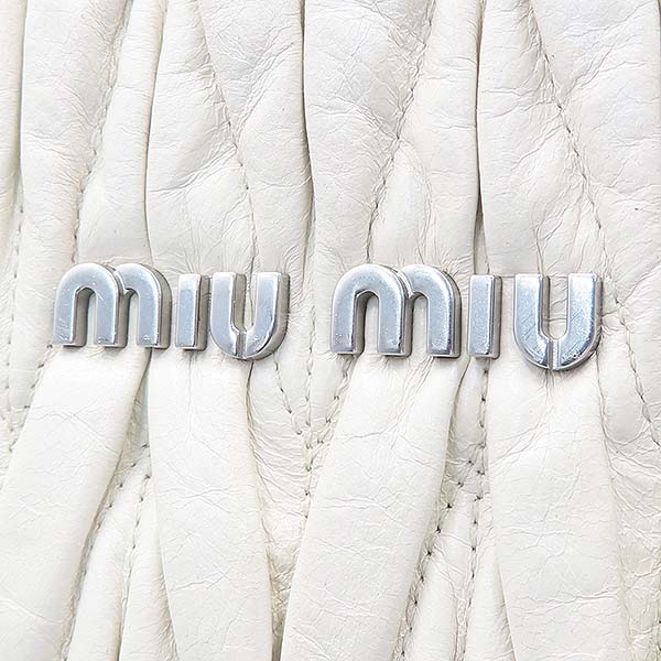 MiuMiu(̿̿) 5BH190 ȭƮ ڷ  Ʋ  ΰ  ũν [] ̹4 - ̺ ߰ǰ