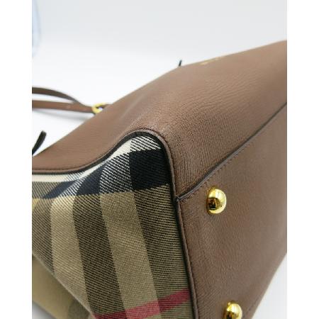 Burberry()  Ŭ ̸  ̹4 - ̺ ߰ǰ