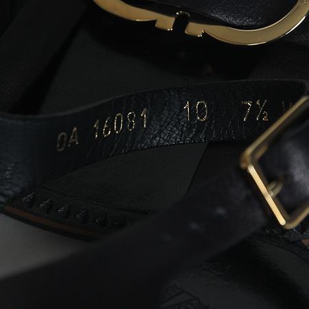 Ferragamo(󰡸)  ġ ΰ    (250)(ַԵ) ̹4 - ̺ ߰ǰ