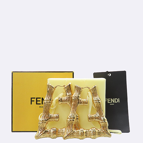 Fendi() FENDI x Nicki Minaj's  Ż F ΰ Ͱ [] ̹5 - ̺ ߰ǰ