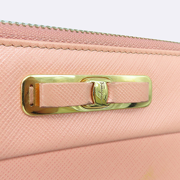 Ferragamo(󰡸) 22 C132 ũ   ΰ   [ϻԵ] ̹3 - ̺ ߰ǰ