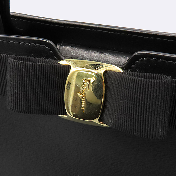 Ferragamo(󰡸) 21 I290   ٶ  Ʈ +  Ʈ [νż] ̹5 - ̺ ߰ǰ