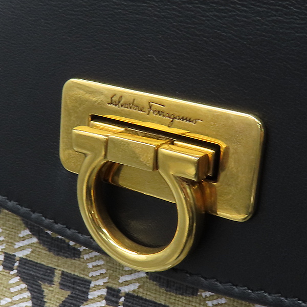 Ferragamo(󰡸) 21 I012 ġ ׷ Ʈ +  Ŀġ [νż] ̹4 - ̺ ߰ǰ