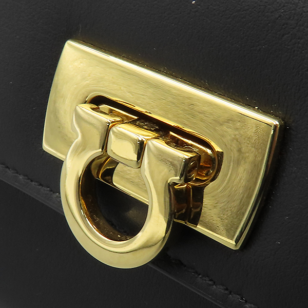 Ferragamo(󰡸) 22 0617   ġ ̴ ũν [νż] ̹5 - ̺ ߰ǰ