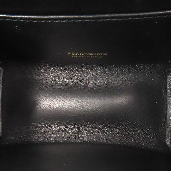 Ferragamo(󰡸) 22 0617   ġ ̴ ũν [νż] ̹7 - ̺ ߰ǰ