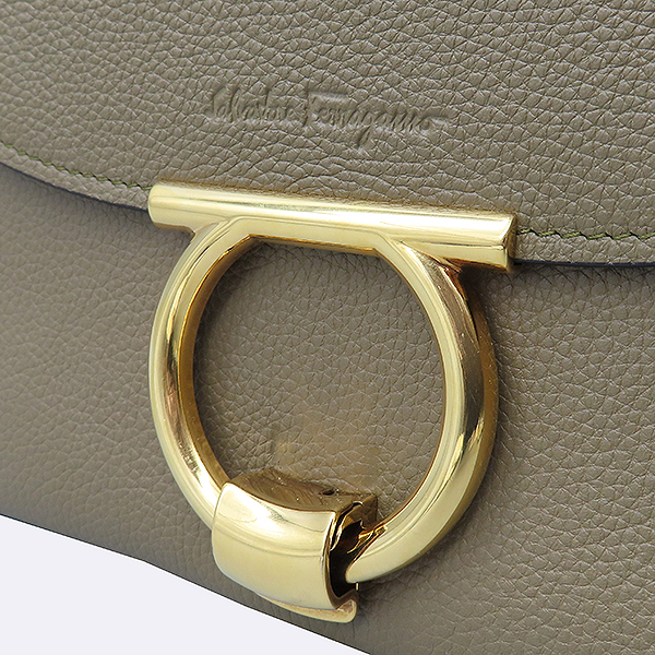 Ferragamo(󰡸) 21 H770 īŰ ׸ ÷  ġ  Ŭġ [] ̹4 - ̺ ߰ǰ