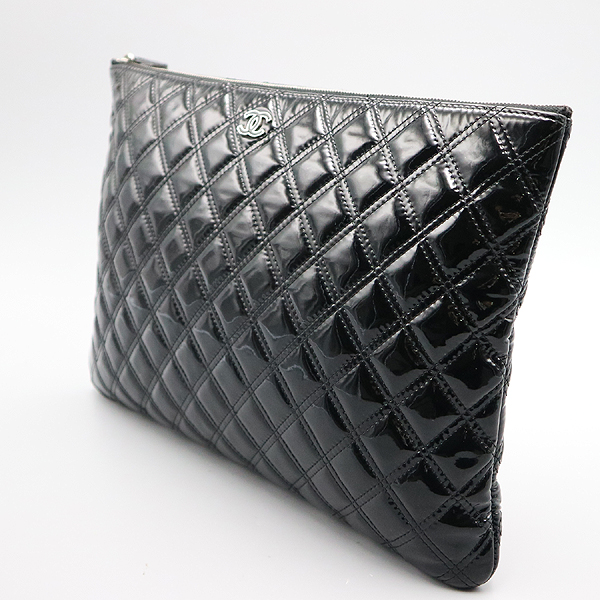 Chanel(����) A82107 ���� ���̴�Ʈ Ŭ���� COCO �ΰ� ��� L������ Ŭ��ġ [�뱸��������] �̹���2 - ���̺��� �߰���ǰ