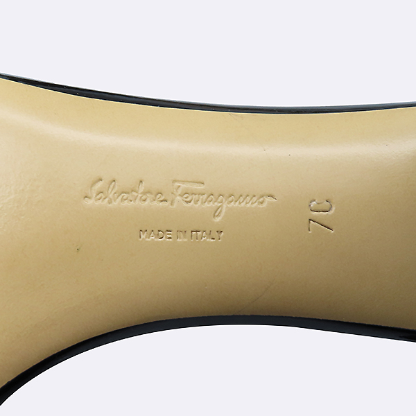 Ferragamo(󰡸)  ̴Ʈ   ٶ  ̵   [ϻԵ] ̹5 - ̺ ߰ǰ