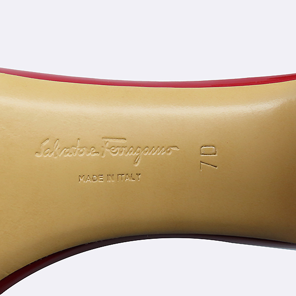 Ferragamo(󰡸)  ̴Ʈ   ٶ  ̵   [ϻԵ] ̹6 - ̺ ߰ǰ