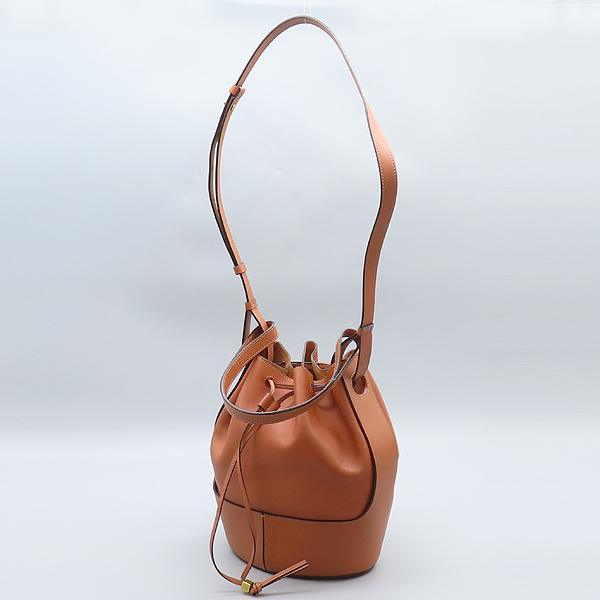 Loewe(ο) 326.75AC     ̵ Ŷ  2-WAY [̷Ե] ̹4 - ̺ ߰ǰ