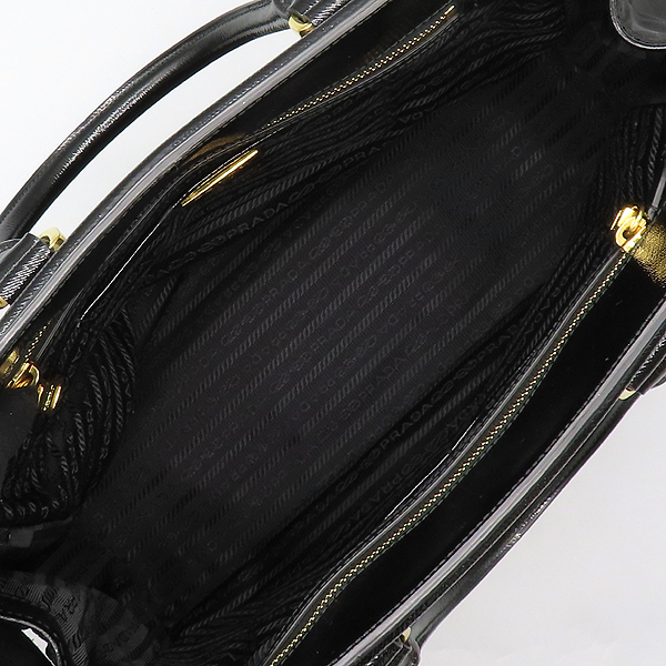 Prada(�����) BN2502 ���� TESSUTO(�׼���) + SAFFIANO(���ǾƳ�) ���� �ﰢ �ΰ� ��Ʈ�� [���̷Ե���] �̹���7 - ���̺��� �߰���ǰ