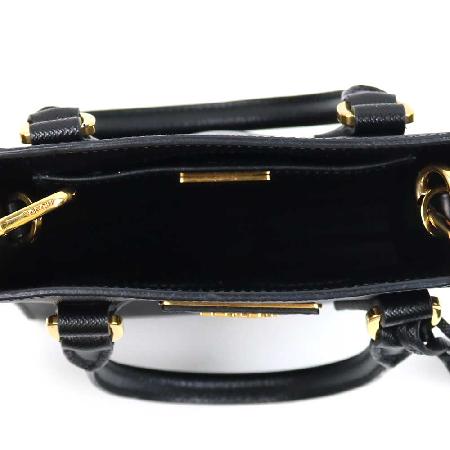 Prada(�����) 1BA358 ���� ���ǾƳ� �̴� �ﰢ�ΰ� ��Ʈ�� �� ũ�ν��� [����ż�����] �̹���3 - ���̺��� �߰���ǰ