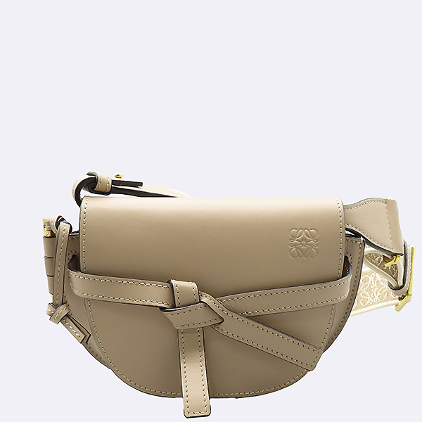 Loewe(�ο���) 0010643419 ī����Ų ������ �̴� ����Ʈ ��� ũ�ν��� [�ϻ�Ե���] �̹���2 - ���̺��� �߰���ǰ