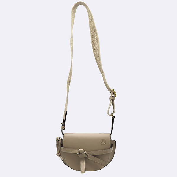 Loewe(�ο���) 0010643419 ī����Ų ������ �̴� ����Ʈ ��� ũ�ν��� [�ϻ�Ե���] �̹���3 - ���̺��� �߰���ǰ