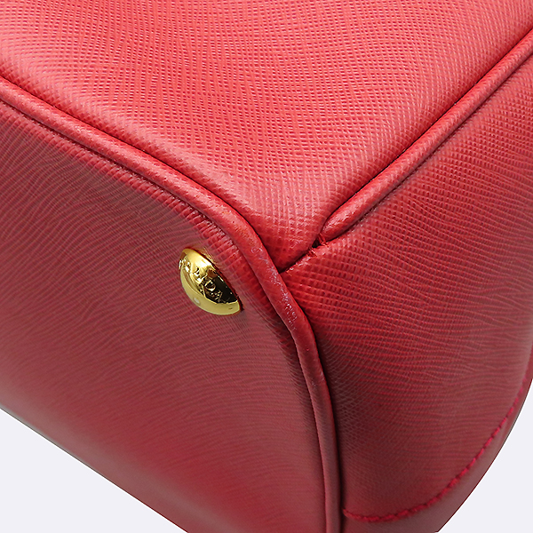 Prada(�����) BN1844 SAFFIANO LUX (���ǾƳ� ����) NERO ���� �÷� �ﰢ ���� �ΰ� ��Ʈ�� [�ϻ�Ե���] �̹���5 - ���̺��� �߰���ǰ