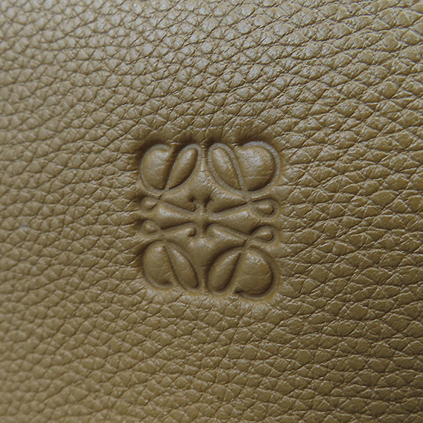 Loewe(�ο���) 321.12.T20 ī�� ź ���� ����Ʈ ���� ũ�ν��� [�б�����] �̹���5 - ���̺��� �߰���ǰ