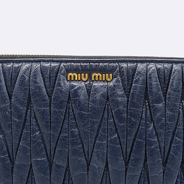 MiuMiu(�̿�̿�) 5NE455 ���� ���� ���̺� ���� ���� �ΰ� ���� �Ŀ�ġ Ŭ��ġ [��������] �̹���3 - ���̺��� �߰���ǰ