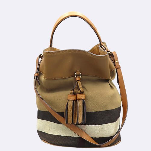 Burberry(������) 39829371 �ֽ��� ĵ���� ���� Ʈ���� 2WAY + ���� �Ŀ�ġ [û��������] �̹���2 - ���̺��� �߰���ǰ