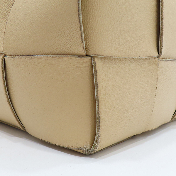 BOTTEGAVENETA(���װ�����Ÿ) 680218 ������ ���� ���� S ������ ��Ŷ ī��Ʈ ũ�ν��� [��õ��] �̹���5 - ���̺��� �߰���ǰ