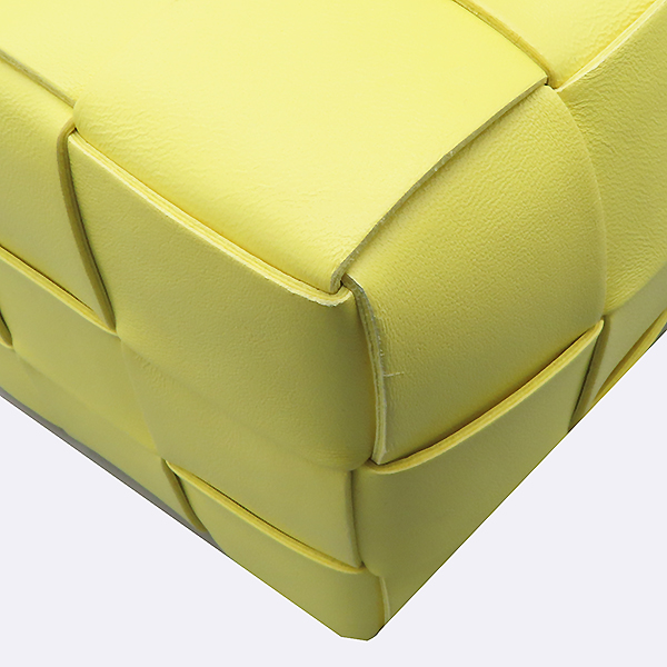 BOTTEGAVENETA(���װ�����Ÿ) 680218 ���ο� �÷� ���� ���� ��Ŷ ī��Ʈ ũ�ν��� [�ϻ�Ե���] �̹���4 - ���̺��� �߰���ǰ