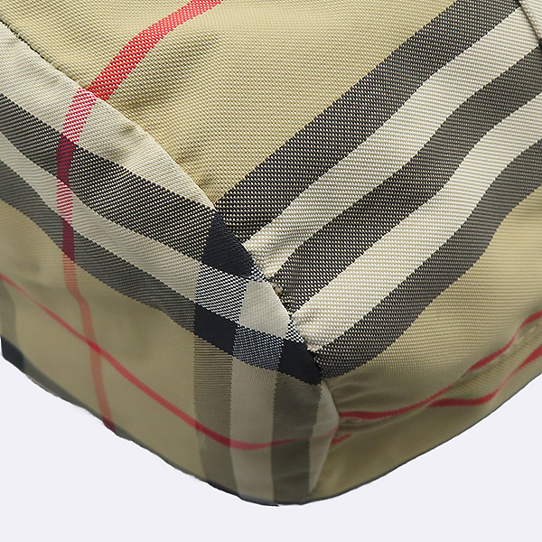 Burberry(������) 8026737 ��ī�̺� ������ ���̺� ������ ��Ʈ������ �Ŀ�ġ [�ϻ�Ե���] �̹���5 - ���̺��� �߰���ǰ