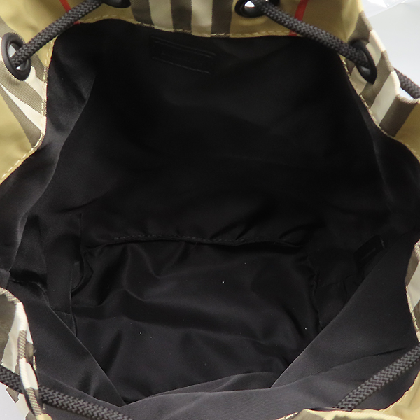 Burberry(������) 8026737 ��ī�̺� ������ ���̺� ������ ��Ʈ������ �Ŀ�ġ [�ϻ�Ե���] �̹���6 - ���̺��� �߰���ǰ