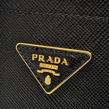 Prada(ÇÁ¶ó´Ù) 1BG887 »çÇÇ¾Æ³ë ºí·¢ µÎºí·¹ ±ÝÀå »ï°¢ ·Î°í Àå½Ä Å䯮¹é (±¤ÁÖ·Ôµ¥Á¡) Prada(ÇÁ¶ó´Ù) 1BG887 »çÇÇ¾Æ³ë ºí·¢ µÎºí·¹ ±ÝÀå »ï°¢ ·Î°í Àå½Ä Å䯮¹é (±¤ÁÖ·Ôµ¥Á¡)