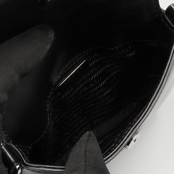 Prada(�����) 1BH188 ���� ���� Ŭ���� �귯�õ� �̴Ϲ� + ��Ʈ�� [�ϳ��̻���] �̹���7 - ���̺��� �߰���ǰ