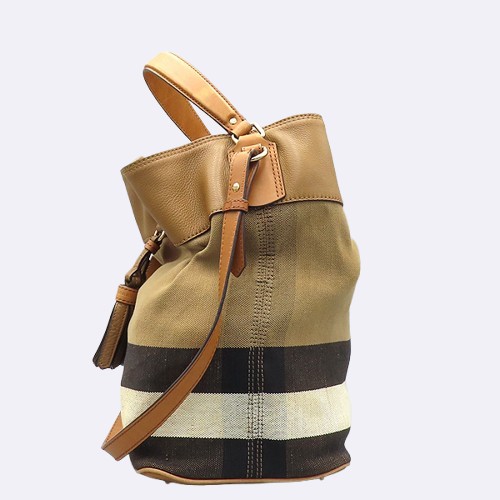 Burberry(������) 39829371 �ֽ��� ĵ���� ���� Ʈ���� 2WAY + ���� �Ŀ�ġ [û��������] �̹���3 - ���̺��� �߰���ǰ