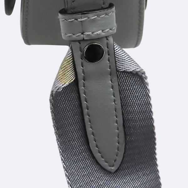 Prada(�����) 1BD249 �׷��� ���ǾƳ� ���̵�ƼƼ Ʈ���̾ޱ� �ΰ� �÷� ����� [�λ꼾�Һ���] �̹���5 - ���̺��� �߰���ǰ