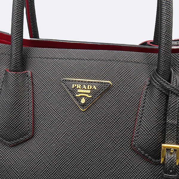 Prada(�����) 1BG775 ���� ���ǾƳ� �ﰢ �ΰ� �κ��� ��Ʈ�� + �����Ʈ�� 2WAY [���ε�������] �̹���4 - ���̺��� �߰���ǰ