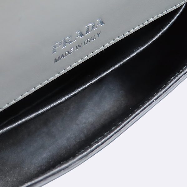 Prada(�����) 1BD249 �׷��� ���ǾƳ� ���̵�ƼƼ Ʈ���̾ޱ� �ΰ� �÷� ����� [�λ꼾�Һ���] �̹���7 - ���̺��� �߰���ǰ