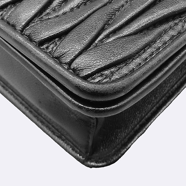 MiuMiu(�̿�̿�) 5DH029 ���� ���� ���� ��Ʈ�� ���� �ΰ� ��� Ŭ��ġ �� ü�� ũ�ν��� [�ϻ�Ե���] �̹���4 - ���̺��� �߰���ǰ