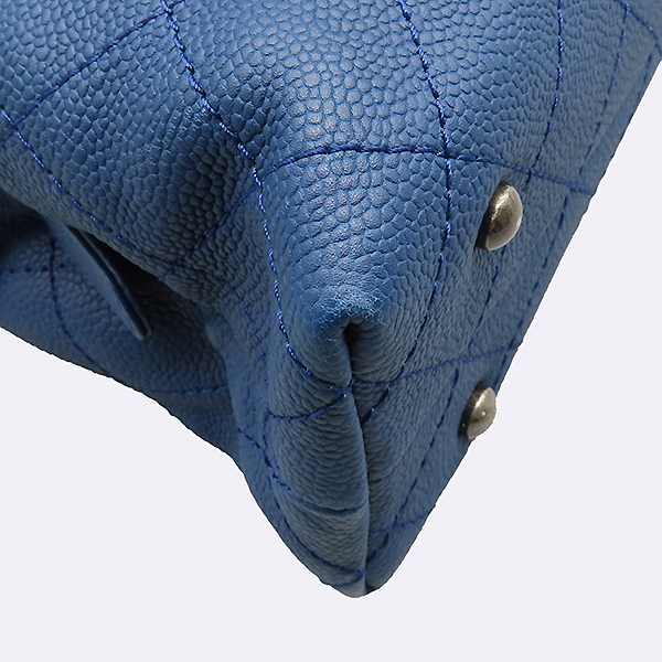 Chanel(����) A94850 ���̺� �׷��ε� ī����Ų ĳ��� ��Ƽ�� COCO�ΰ� ��� 2WAY [�ϻ�Ե���] �̹���6 - ���̺��� �߰���ǰ