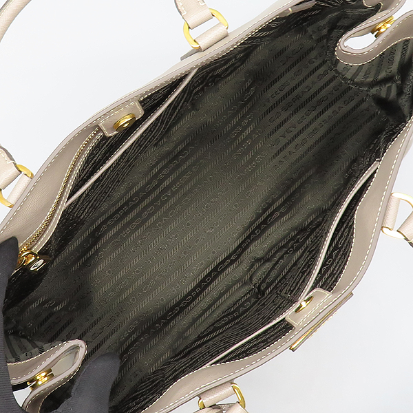 Prada(�����) BN1844  ������ �÷� SAFFIANO LUX(���ǾƳ� ����) �ﰢ ���� �ΰ� ��Ʈ�� [���̷Ե���] �̹���7 - ���̺��� �߰���ǰ