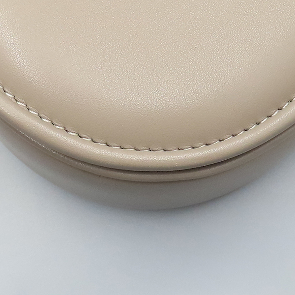 Fendi(���) 8BS082 �׷����� ���� FF �ΰ� C��mon Ŀ���� �̴� ��ÿ ����� [��ź�Ե���] �̹���6 - ���̺��� �߰���ǰ