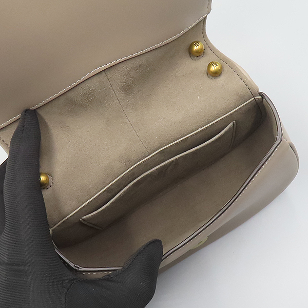 Fendi(���) 8BS082 �׷����� ���� FF �ΰ� C��mon Ŀ���� �̴� ��ÿ ����� [��ź�Ե���] �̹���7 - ���̺��� �߰���ǰ