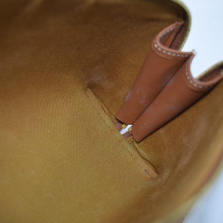 Celine(������)  10E382CBX.04LU  Ʈ������ ĵ���� Ŭ��ġ �� ü�� ũ�ν��� �̹���5 - ���̺��� �߰���ǰ