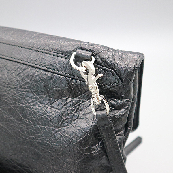 Balenciaga(�߷��þư�) 438768 ���� �÷� �������� Ŭ��ġ �� ũ�ν��� [�뱸�߾ӷο���] �̹���6 - ���̺��� �߰���ǰ