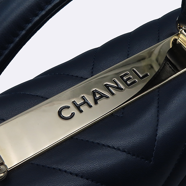 Chanel(����) A69923 COCO ���� �ΰ� ���̺� ����� �̵� ������ ����Ų Ʈ���� CC�� + �����Ʈ�� [�ϻ�Ե���] �̹���4 - ���̺��� �߰���ǰ