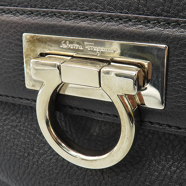 Ferragamo(��󰡸�) 21 D304 ���� ���� ��ġ�� �� ��� �� ���� ��Ʈ�� [�����νż�����] �̹���3 - ���̺��� �߰���ǰ