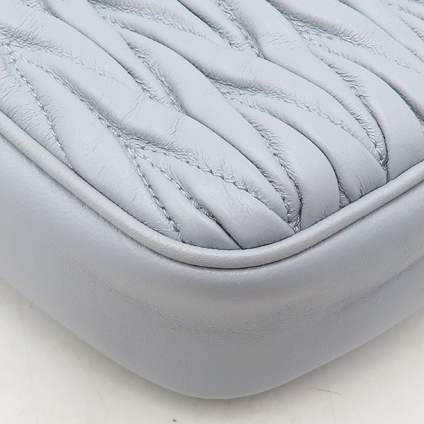 MiuMiu(�̿�̿�) 5BH211 ��ī�� ���� ���� ���� �ΰ� ��Ʈ��� ����� + ũ�ν� ��Ʈ�� 2WAY [�д�������] �̹���5 - ���̺��� �߰���ǰ