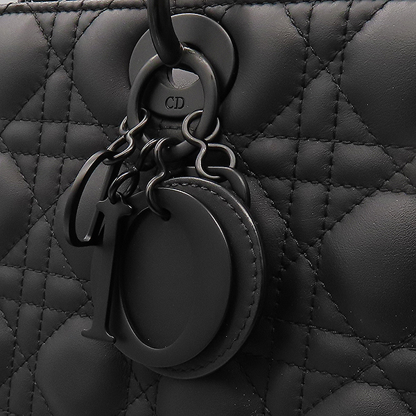 Dior(ũ����î���) M0566SLOI M989 ��Ʈ ���� ���� LADY DIOR (���̵� ���) ���� ��Ʈ�� + �����Ʈ�� 2WAY [��������] �̹���5 - ���̺��� �߰���ǰ