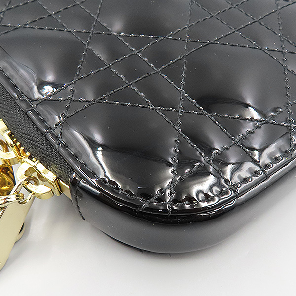 Dior(ũ����î���) S0872OVRB_M900 ���� ���̴�Ʈ LADY DIOR �޴��� Ȧ�� ü�� ũ�ν��� [��������] �̹���5 - ���̺��� �߰���ǰ